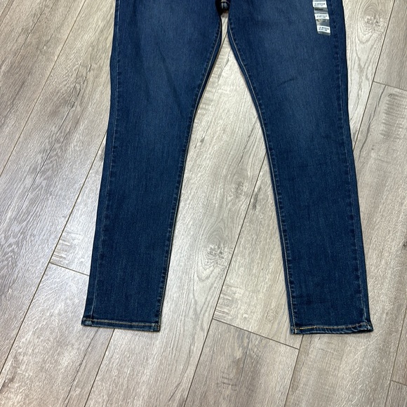 Levi’s 711 Skinny mid rise slim through hip and thigh 16 medium w33L30 new - Picture 2 of 5